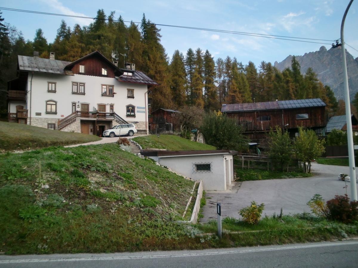 Menardi Sisto B&B Cortina dʼAmpezzo Esterno foto